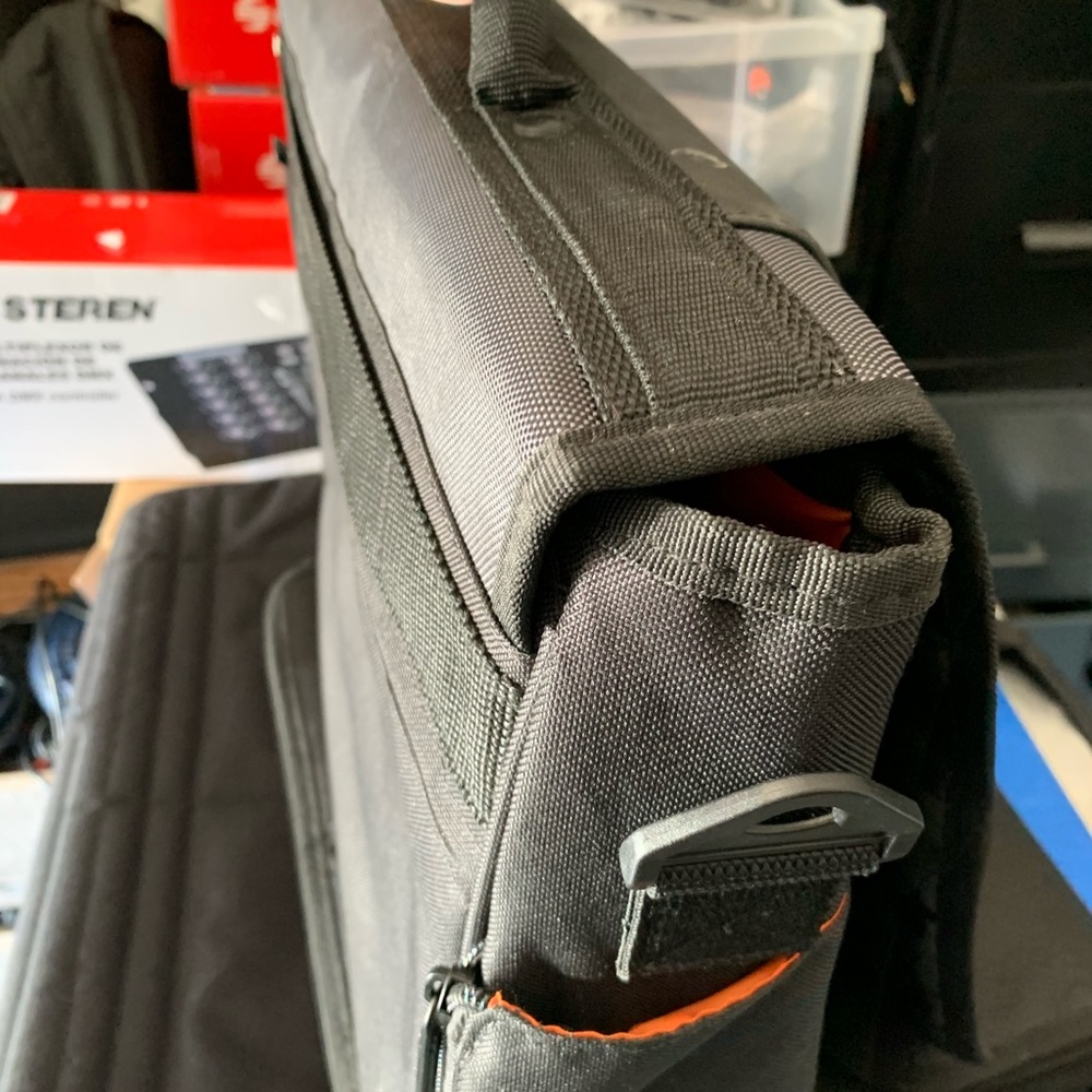 Microsoft Laptop Bag - image 3